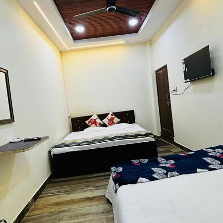 Hotel Shreenidhi Comfort Stay Ujjain Ngoại thất bức ảnh