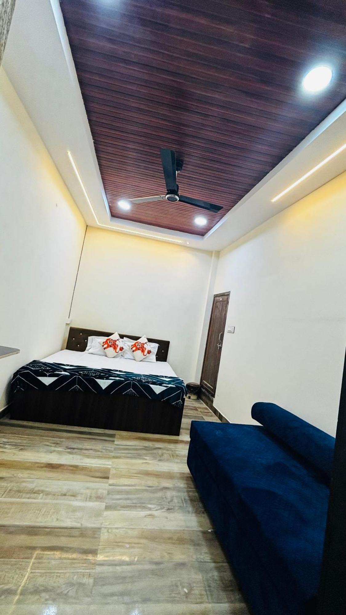Hotel Shreenidhi Comfort Stay Ujjain Ngoại thất bức ảnh